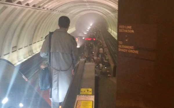 RT Christopher Logan @kristof72: Smoke filled #Metro tunnel at Bethesda..#wmata problems https://t.co/9bOXgZMxAN