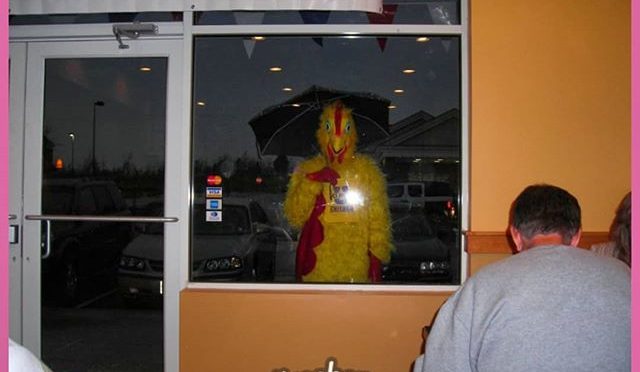 My chicken stalker, he still haunts me 11 years later. #tbt #chickenman  #chickenintherain https://t.co/aTz4GzlNA5 https://t.co/AeYGiR2glo